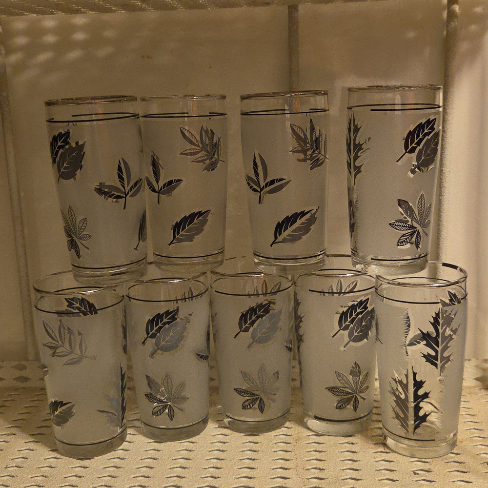 Vintage Libbey Frosted Silver Leaf 4 oz Juice Glasses 4" Tall - Set Of 9